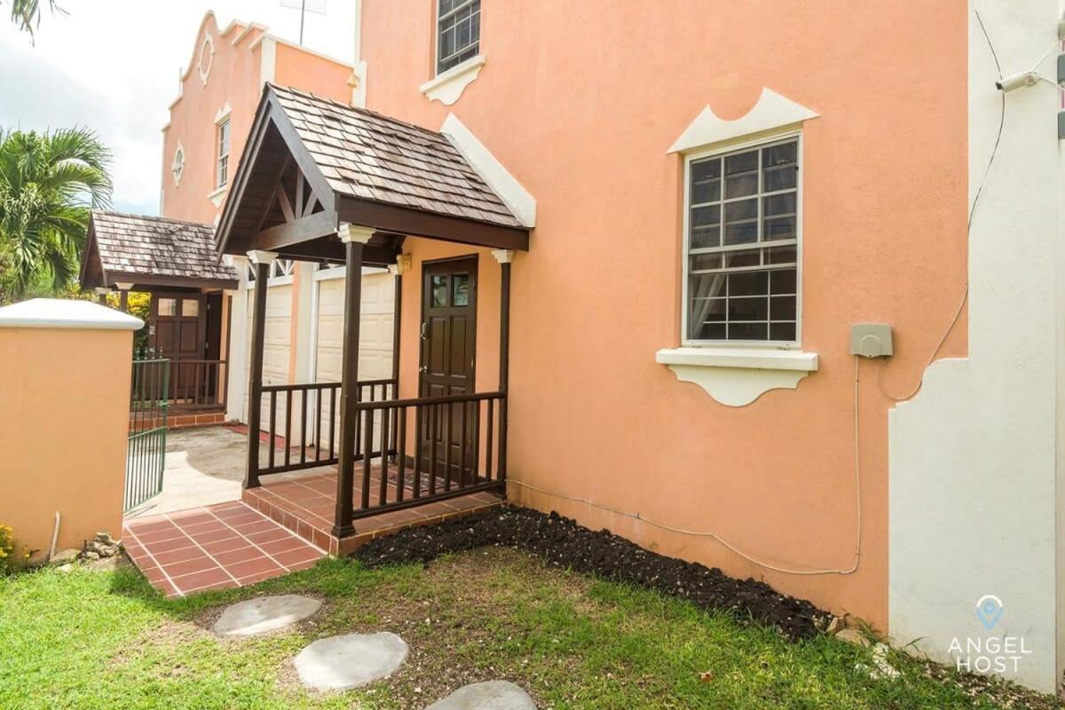 2-Story Townhome With Private Pool, Ideal For Group! Christ Church Exteriör bild
