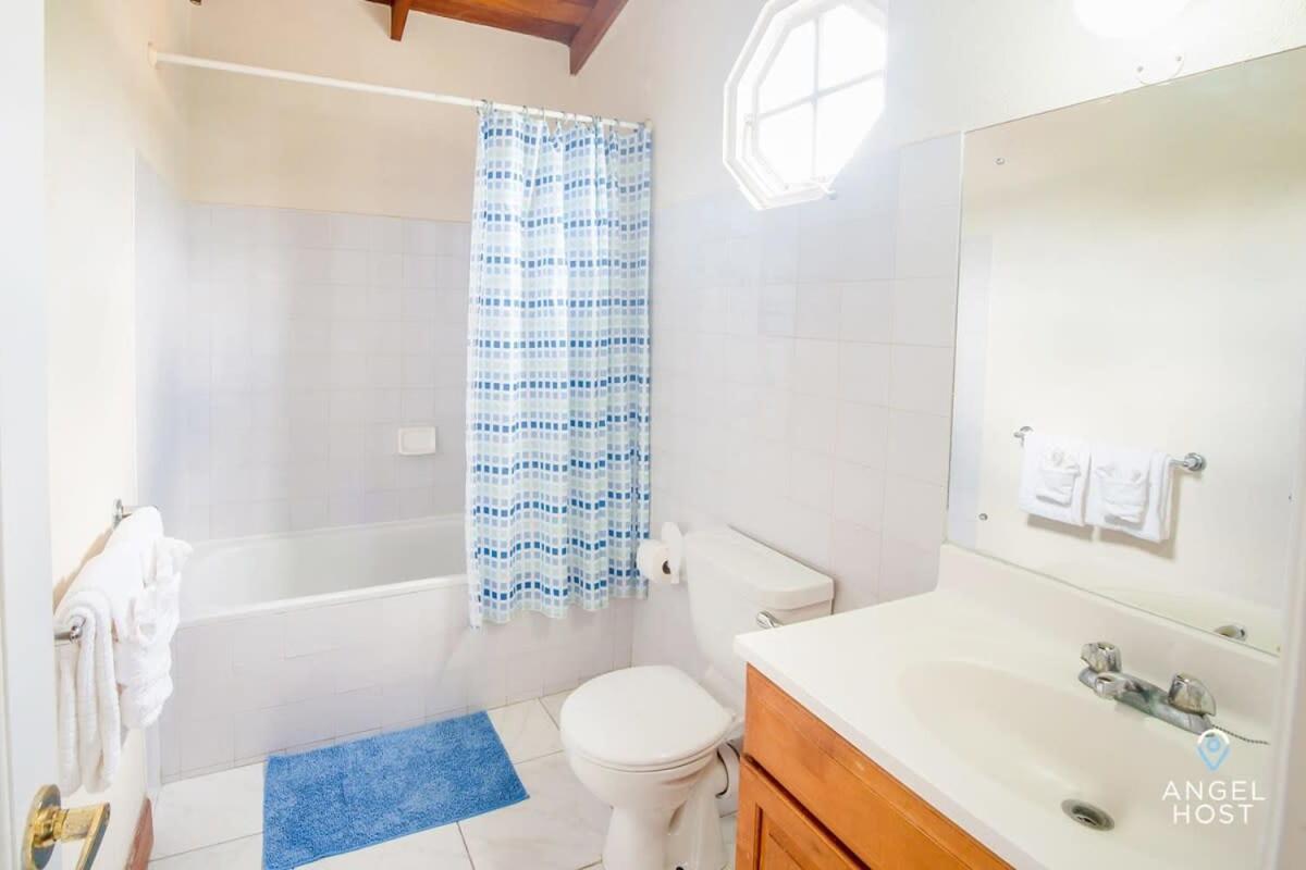 2-Story Townhome With Private Pool, Ideal For Group! Christ Church Exteriör bild