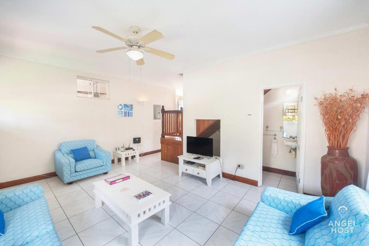 2-Story Townhome With Private Pool, Ideal For Group! Christ Church Exteriör bild