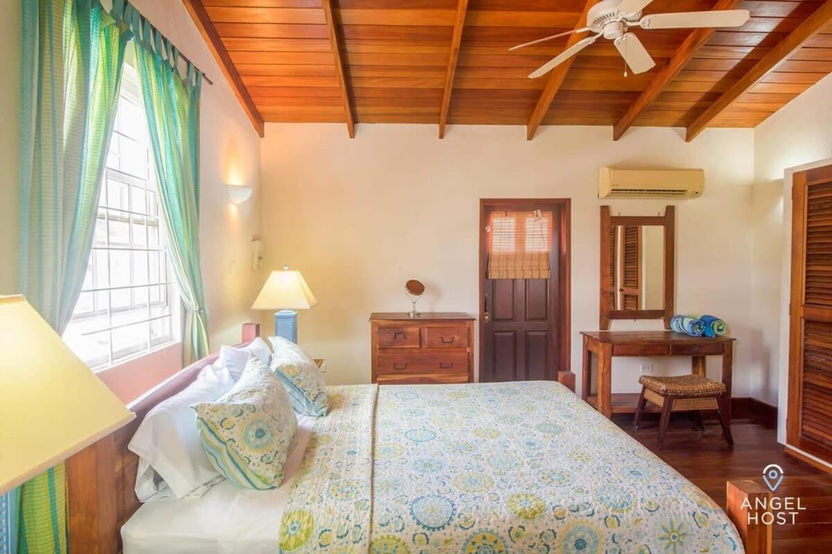 2-Story Townhome With Private Pool, Ideal For Group! Christ Church Exteriör bild